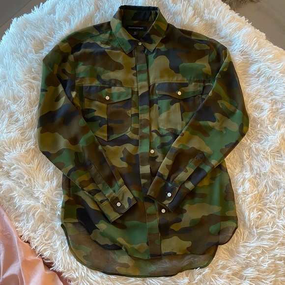 Banana Republic Camouflage Blouse - Picture 4 of 9